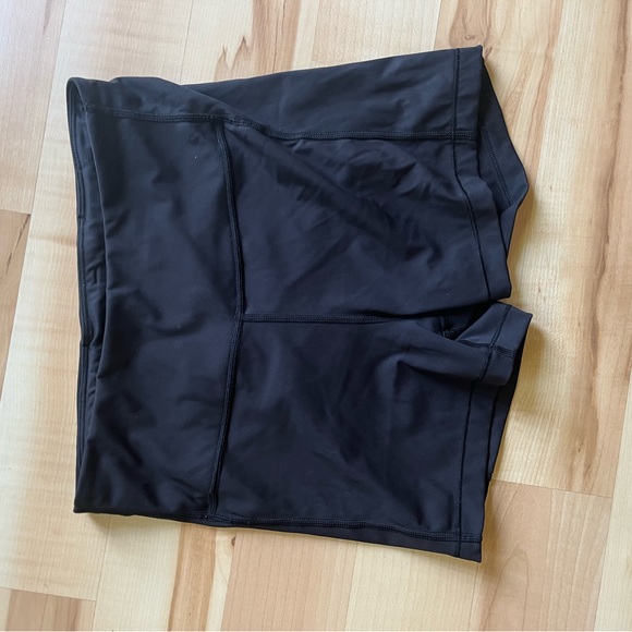 Athleta ultimate shortie - Picture 4 of 5